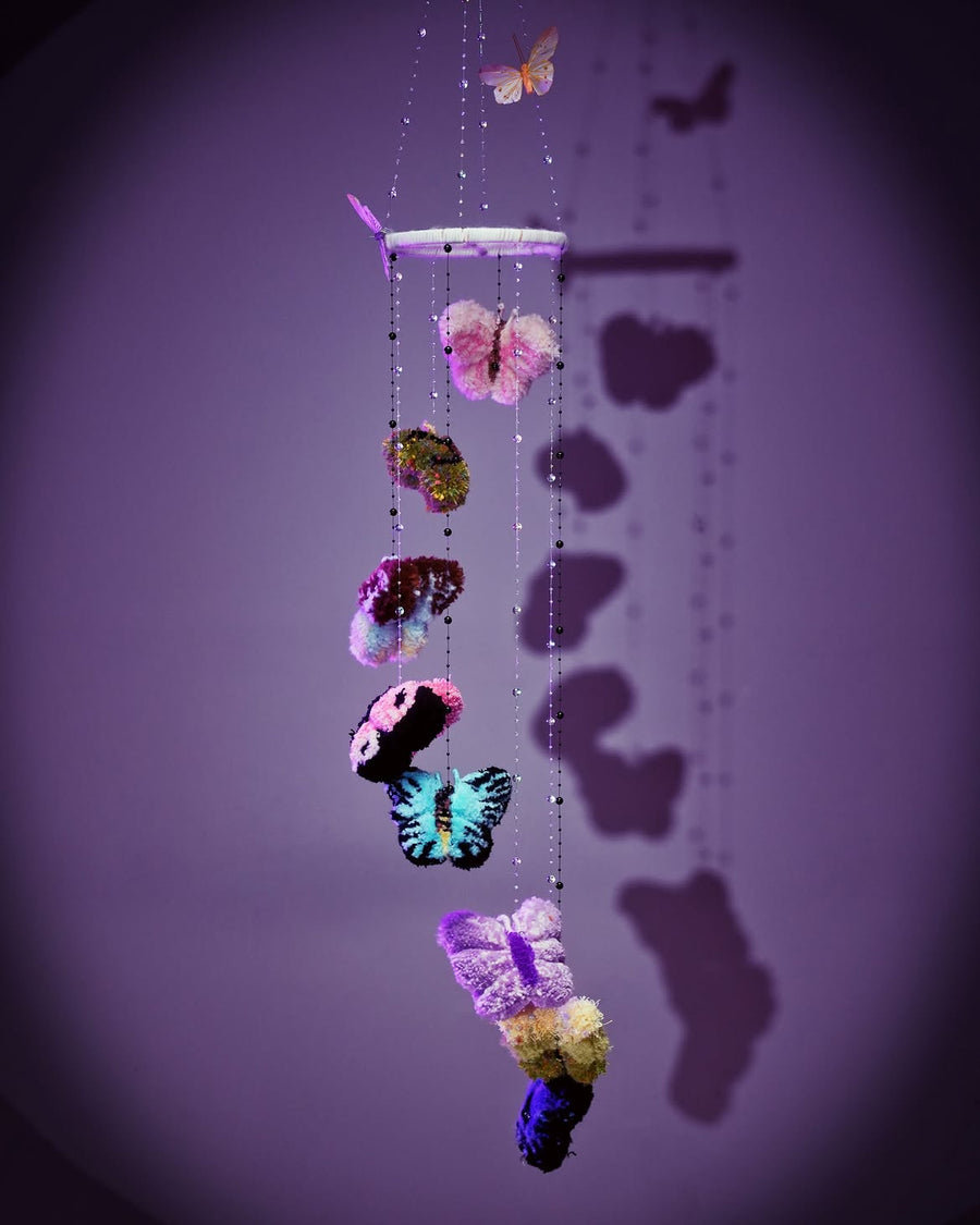 Whispering with the breeze, floating in the air 🌬️🦋